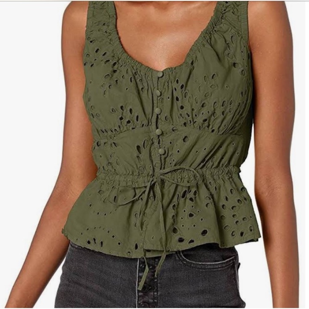 NWT Guess Larisen top, green